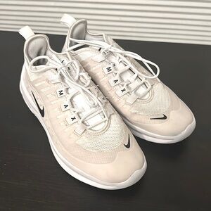 Nike Air Max Axis White size 5Y